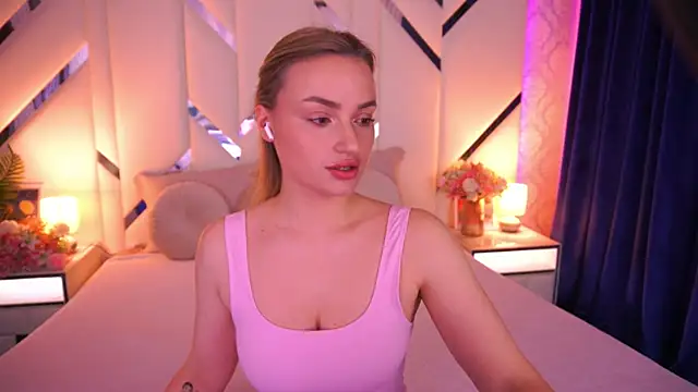 LindsieGreyy online show from 05/01/26, 06:18