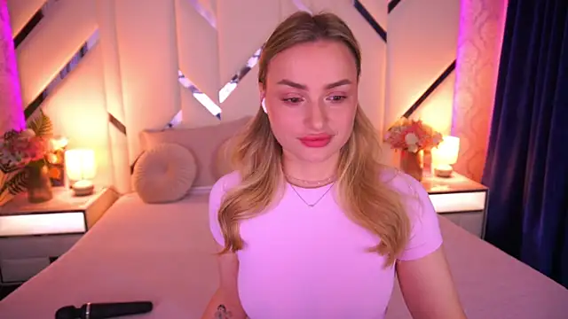 LindsieGreyy online show from 05/03/26, 06:30