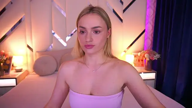 LindsieGreyy online show from 06/05/26, 02:12