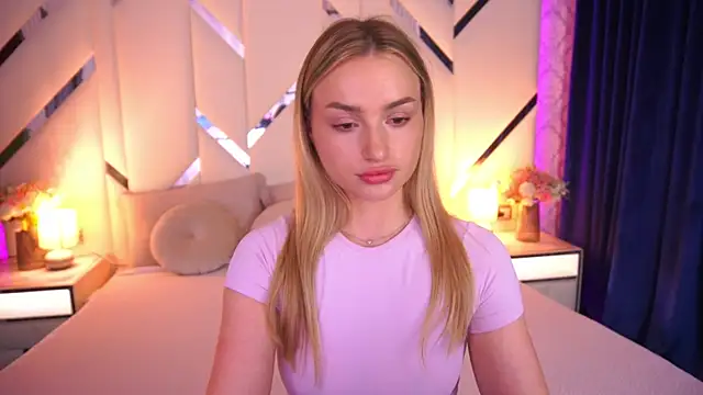 LindsieGreyy online show from 06/11/26, 12:14