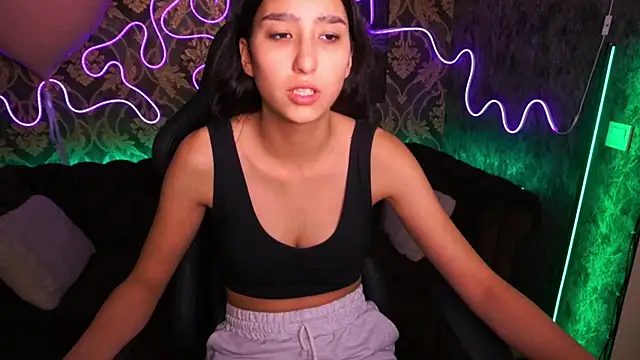 Snapshot of CharmMocco chatting on 02/20/25, 10:37 CharmMocco online show from 02/20/25, 10:37