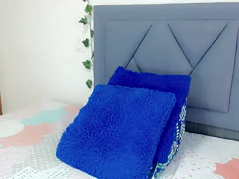 dominic 00 online show from 10/03/25, 07:55