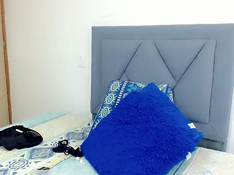 dominic 00 online show from 11/08/25, 07:34