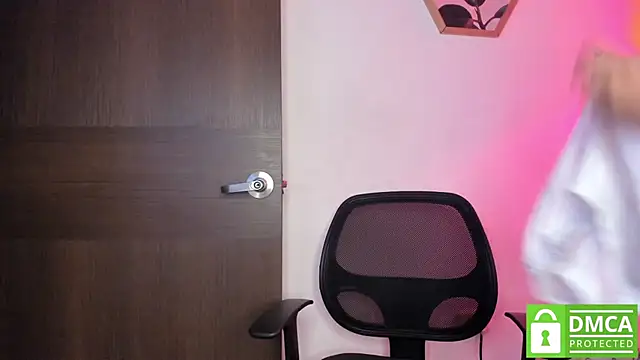 Dhalila  online show from 11/08/25, 02:23