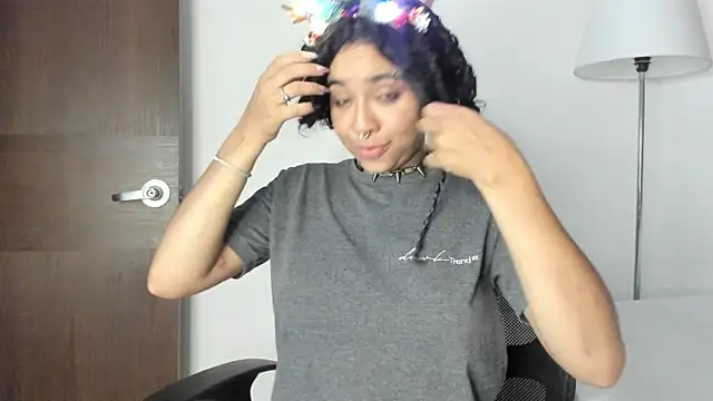 Dhalila  online show from 12/03/25, 01:02