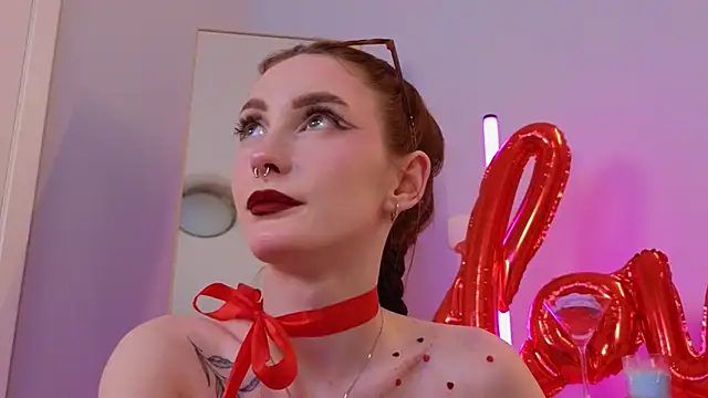 Snapshot of JoYung chatting on 02/14/25, 10:38 JoYung online show from 02/14/25, 10:38