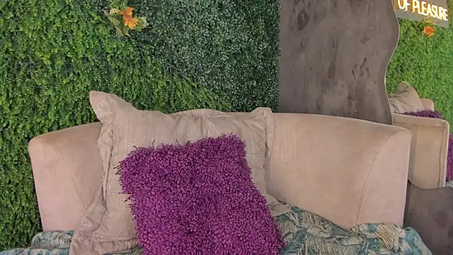 emmiily z online show from 02/26/25, 02:04