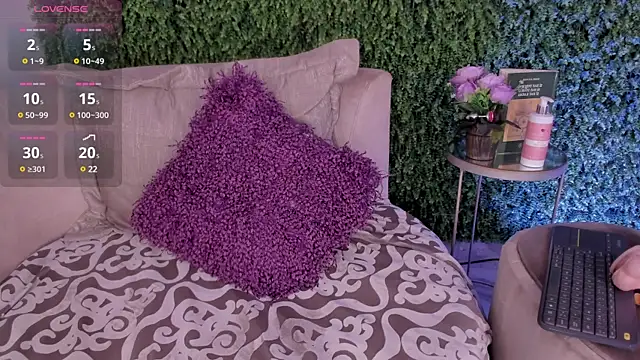 emmiily z online show from 03/17/25, 10:38