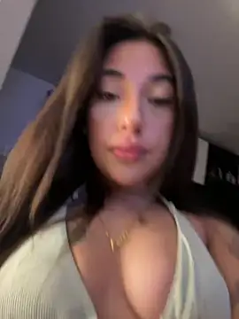 KarolVega- online show from 02/22/25, 01:11