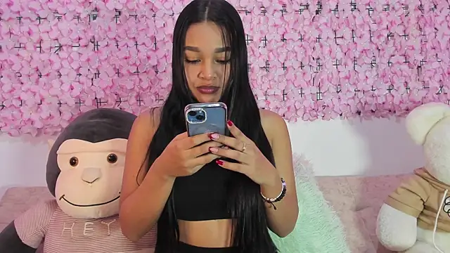 Snapshot of Lynda_Bonnie chatting on 11/15/25, 01:18 Lynda Bonnie online show from 11/15/25, 01:18