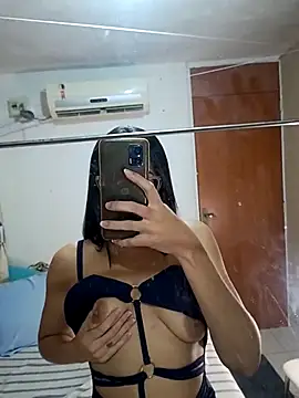 JuliaSalvaa online show from 03/04/25, 06:18