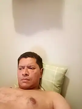 Snapshot of machoactivo1 chatting on 02/12/25, 06:40 machoactivo1 online show from 02/12/25, 06:40