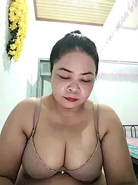 Snapshot of Baby-bigtits2024 chatting on 02/12/25, 01:27 Baby-bigtits2024 online show from 02/12/25, 01:27