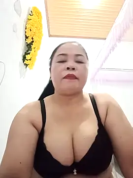 Snapshot of Baby-bigtits2024 chatting on 02/13/25, 12:43 Baby-bigtits2024 online show from 02/13/25, 12:43