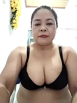 Snapshot of Baby-bigtits2024 chatting on 10/18/25, 01:34 Baby-bigtits2024 online show from 10/18/25, 01:34