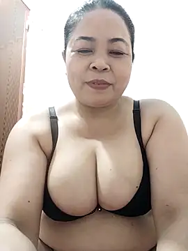 Snapshot of Baby-bigtits2024 chatting on 10/21/25, 10:49 Baby-bigtits2024 online show from 10/21/25, 10:49