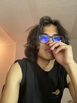 Snapshot of shadowsofgarden chatting on 03/12/25, 01:14 shadowsofgarden online show from 03/12/25, 01:14