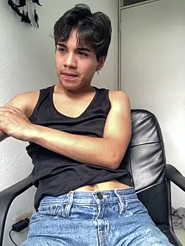 Snapshot of shadowsofgarden chatting on 04/04/26, 06:05 shadowsofgarden online show from 04/04/26, 06:05