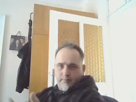 Snapshot of Szolga10 chatting on 02/28/25, 01:14 Szolga10 online show from 02/28/25, 01:14