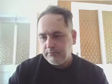 Snapshot of Szolga10 chatting on 03/09/25, 11:03 Szolga10 online show from 03/09/25, 11:03