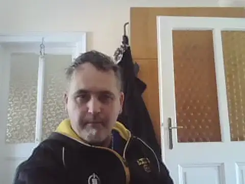 Snapshot of Szolga10 chatting on 03/18/25, 01:09 Szolga10 online show from 03/18/25, 01:09