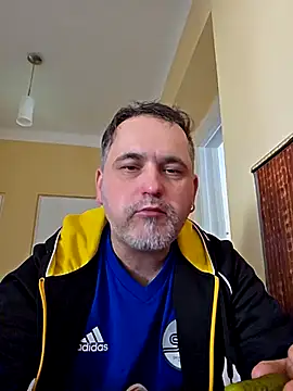 Snapshot of Szolga10 chatting on 03/20/25, 12:43 Szolga10 online show from 03/20/25, 12:43