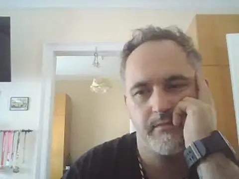 Snapshot of Szolga10 chatting on 09/13/25, 10:15 Szolga10 online show from 09/13/25, 10:15