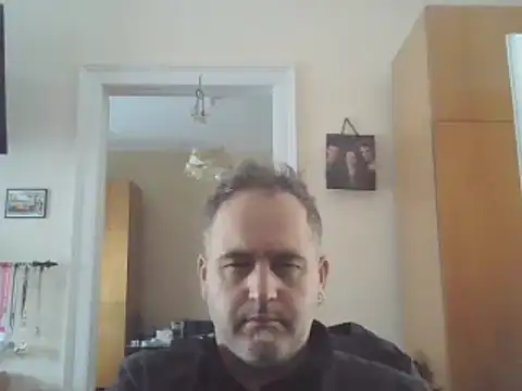 Snapshot of Szolga10 chatting on 09/27/25, 09:58 Szolga10 online show from 09/27/25, 09:58