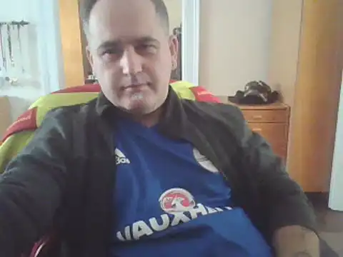 Snapshot of Szolga10 chatting on 09/28/25, 09:58 Szolga10 online show from 09/28/25, 09:58