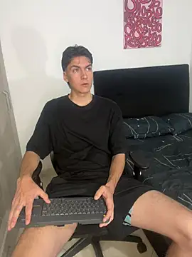 Snapshot of jacknoriz chatting on 02/14/25, 10:49 jacknoriz online show from 02/14/25, 10:49