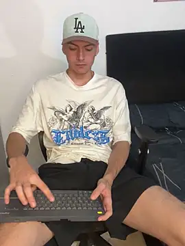 Snapshot of jacknoriz chatting on 02/18/25, 02:27 jacknoriz online show from 02/18/25, 02:27