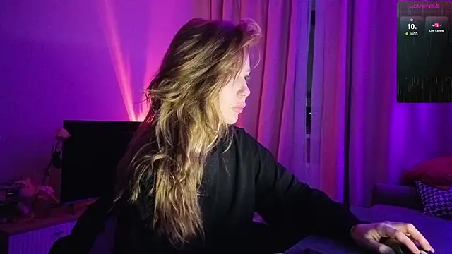 Snapshot of Sakura_Moore chatting on 10/26/25, 07:09 Sakura Moore online show from 10/26/25, 07:09