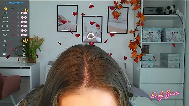 Snapshot of EmilyxxGraces chatting on 03/13/25, 10:54 EmilyxxGraces online show from 03/13/25, 10:54