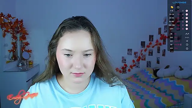 Snapshot of EmilyxxGraces chatting on 11/21/25, 02:10 EmilyxxGraces online show from 11/21/25, 02:10