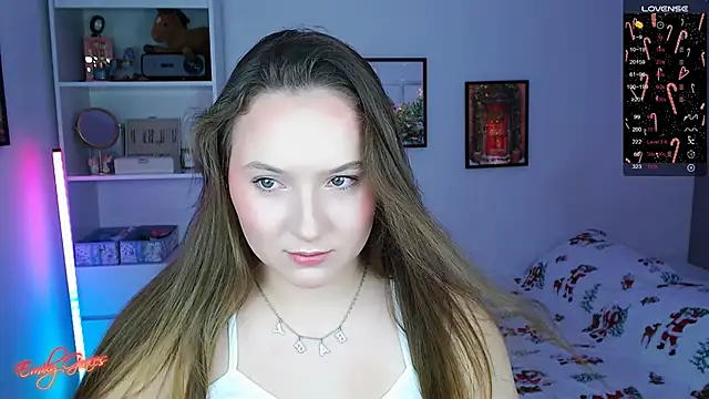 Snapshot of EmilyxxGraces chatting on 12/20/25, 08:38 EmilyxxGraces online show from 12/20/25, 08:38