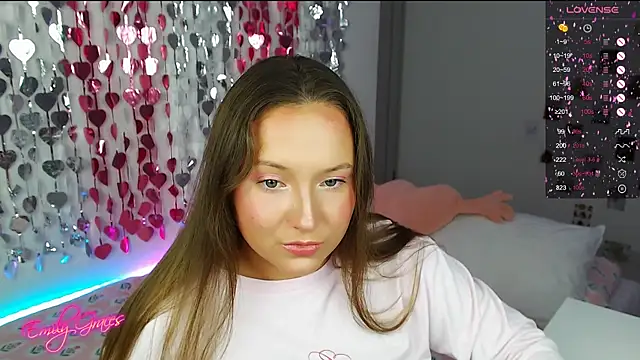 Snapshot of EmilyxxGraces chatting on 02/27/26, 11:49 EmilyxxGraces online show from 02/27/26, 11:49