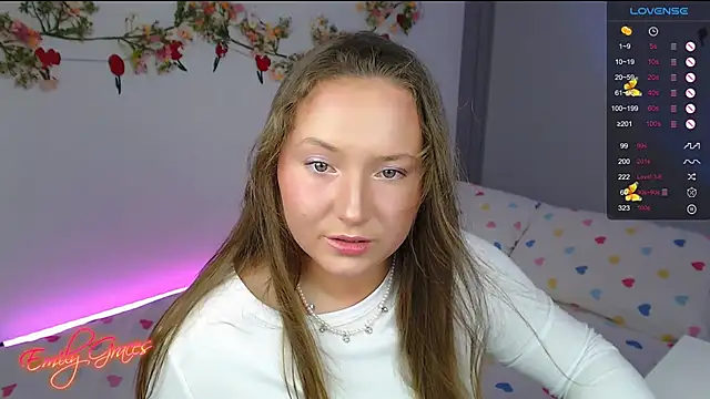 Snapshot of EmilyxxGraces chatting on 03/30/26, 05:03 EmilyxxGraces online show from 03/30/26, 05:03