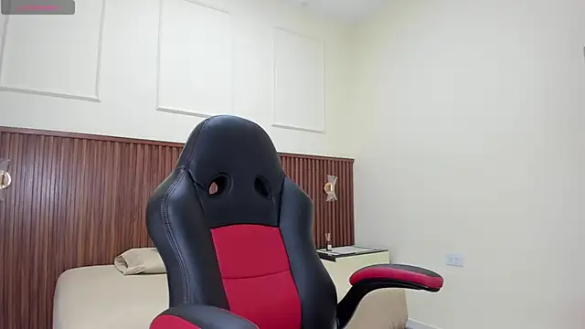 MELINAMARTINS online show from 09/26/25, 07:29