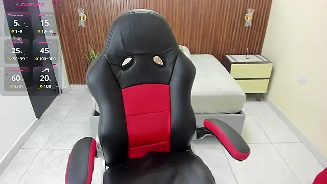 MELINAMARTINS online show from 10/07/25, 07:33