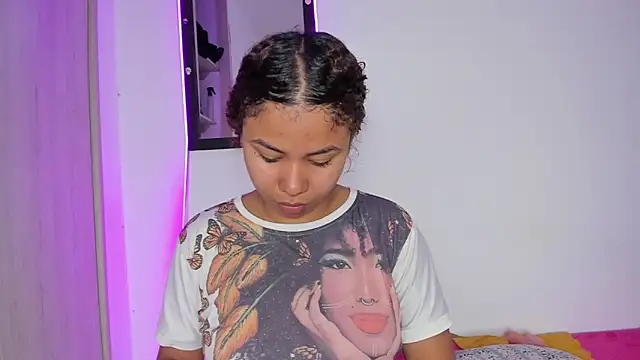 MELINAMARTINS online show from 05/08/26, 10:48
