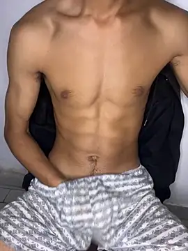 Snapshot of Hamza-Maroki chatting on 10/25/25, 05:15 Hamza-Maroki online show from 10/25/25, 05:15