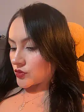 ValentinaOrtiz3 online show from 11/28/25, 02:14