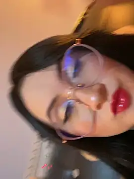 ValentinaOrtiz3 online show from 12/05/25, 12:41