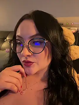 Snapshot of ValentinaOrtiz3 chatting on 01/13/26, 11:43 ValentinaOrtiz3 online show from 01/13/26, 11:43