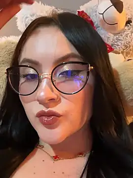 Snapshot of ValentinaOrtiz3 chatting on 02/23/26, 11:24 ValentinaOrtiz3 online show from 02/23/26, 11:24