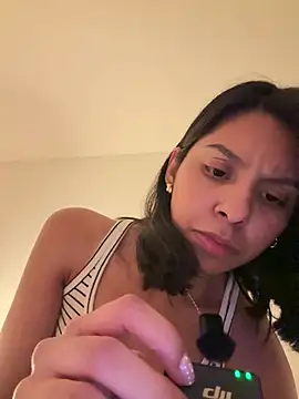 Snapshot of Valeedoll chatting on 03/03/26, 04:18 Valeedoll online show from 03/03/26, 04:18