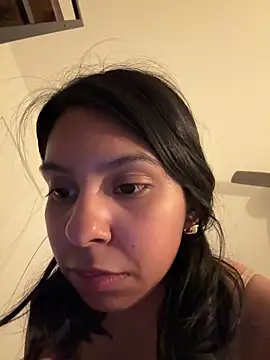 Snapshot of Valeedoll chatting on 03/06/26, 04:20 Valeedoll online show from 03/06/26, 04:20