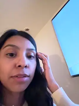 Snapshot of Valeedoll chatting on 03/24/26, 04:17 Valeedoll online show from 03/24/26, 04:17