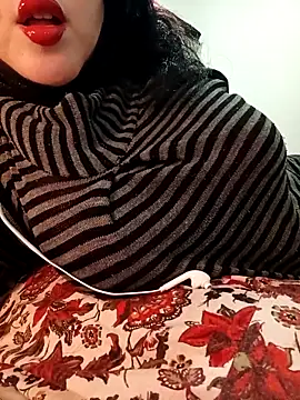 Snapshot of Malak-26 chatting on 11/22/25, 01:15 Malak-26 online show from 11/22/25, 01:15