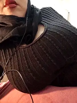 Snapshot of Malak-26 chatting on 02/07/26, 01:20 Malak-26 online show from 02/07/26, 01:20